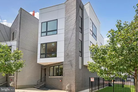 1226 N Orkney St, Philadelphia, PA 19122