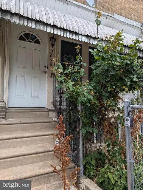 2039 S Aikens St, Philadelphia, PA 19142
