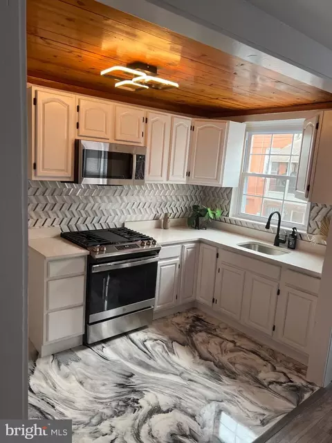 1446 Creston St, Philadelphia, PA 19149