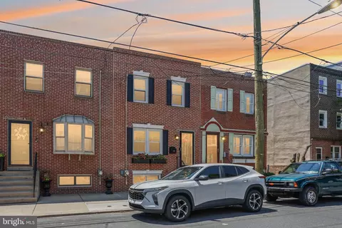 208 Dickinson St, Philadelphia, PA 19147