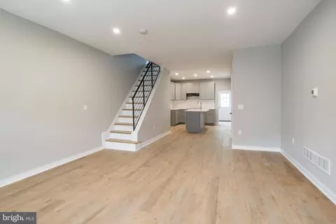 6129 Reedland St, Philadelphia, PA 19142