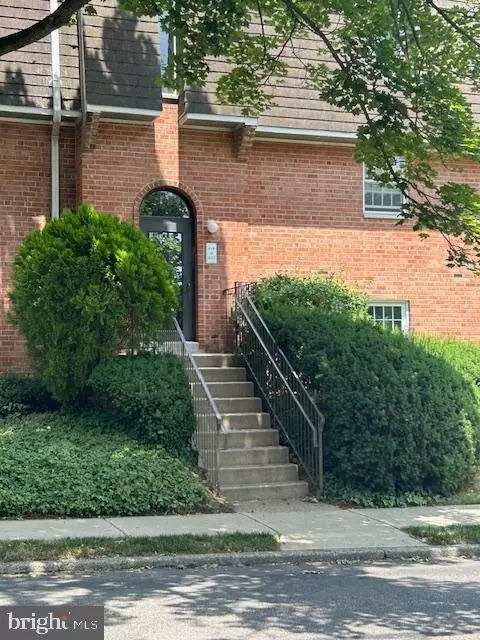 4000 Gypsy Ln #421D, Philadelphia, PA 19129