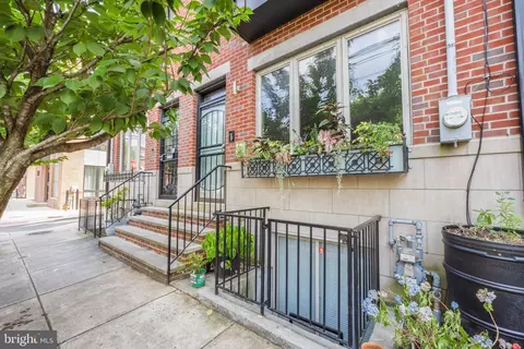 134 Reed St, Philadelphia, PA 19147