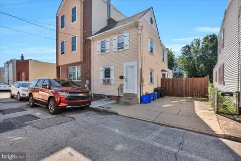 4717 19 Almond St, Philadelphia, PA 19137
