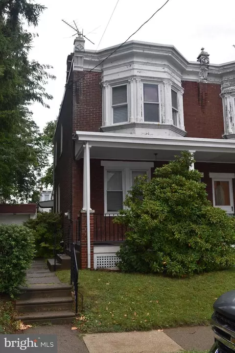 525 Stanwood St, Philadelphia, PA 19111