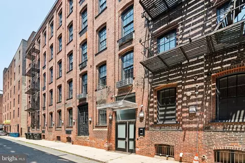 209 Cuthbert St #203, Philadelphia, PA 19106