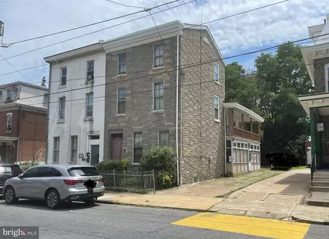 4621 Penn St, Philadelphia, PA 19124