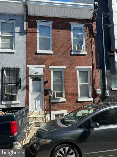 549 Tree St, Philadelphia, PA 19148