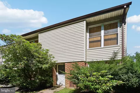 2201 Strahle St #D4, Philadelphia, PA 19152