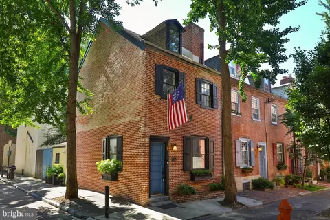 401 S Iseminger St, Philadelphia, PA 19147