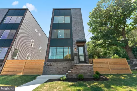 6981 Silverwood St, Philadelphia, PA 19128