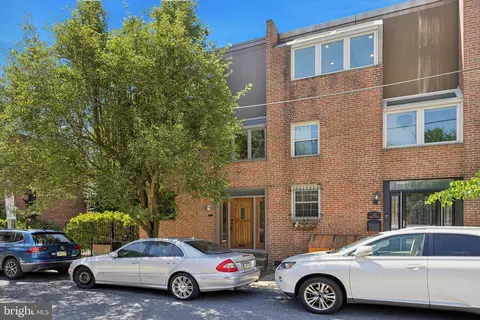 724 Rodman St, Philadelphia, PA 19147