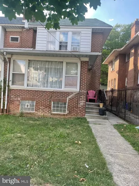 4662 Oakland St, Philadelphia, PA 19124