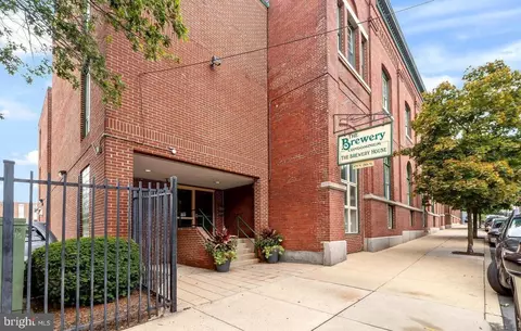 870 N 28th St #212, Philadelphia, PA 19130