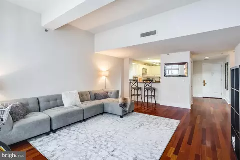 1500 Chestnut St #11C, Philadelphia, PA 19102