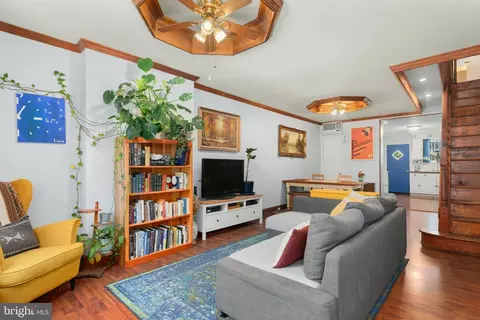 1043 Daly St, Philadelphia, PA 19148