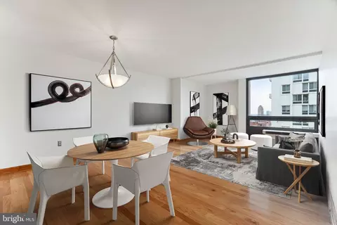 241 S 6th St #2106, Philadelphia, PA 19106