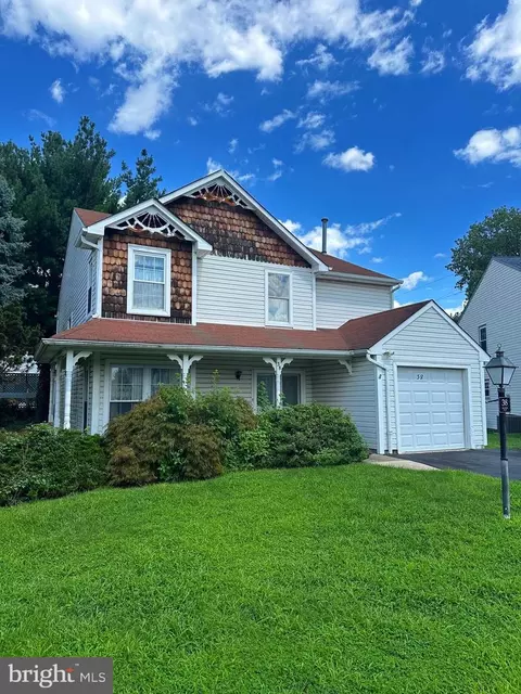 38 Magnolia Pl, Philadelphia, PA 19115