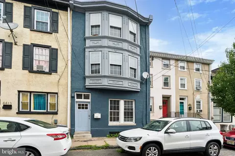 4411 Baker St, Philadelphia, PA 19127