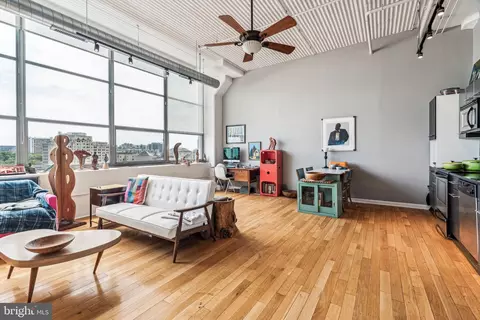 2200 28 Arch St #803, Philadelphia, PA 19103