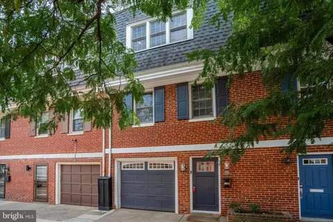 710 Lombard St, Philadelphia, PA 19147