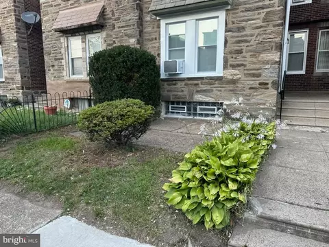 5645 Rosehill St, Philadelphia, PA 19120