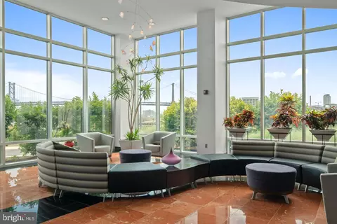 901 N Penn St #P1702, Philadelphia, PA 19123