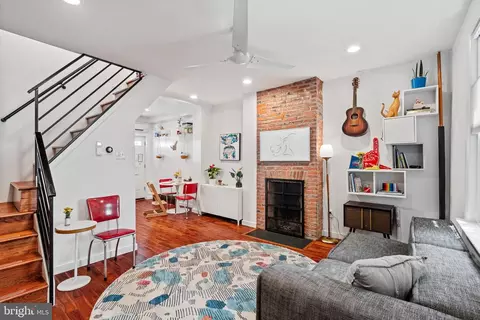 919 Hall St, Philadelphia, PA 19147