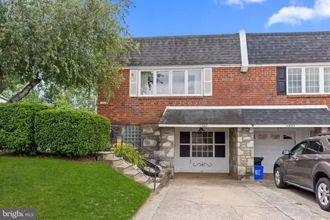 11887 Jeanes St, Philadelphia, PA 19116