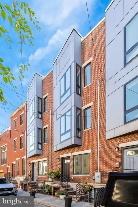 869 N Opal St, Philadelphia, PA 19130