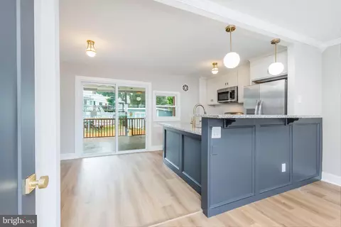 3666 N Hereford Ln, Philadelphia, PA 19114