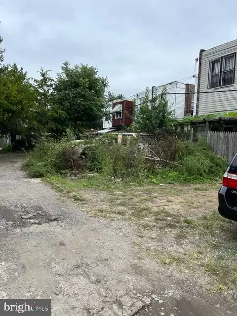 5230 Hawthorne St, Philadelphia, PA 19124