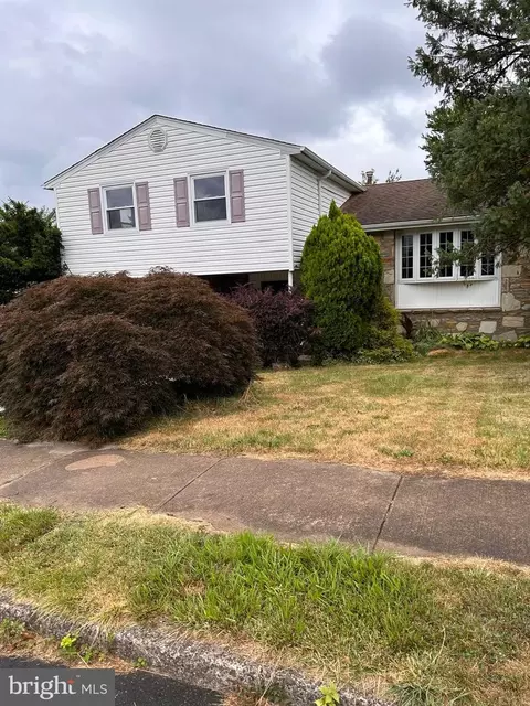 11991 Lockart Rd, Philadelphia, PA 19116