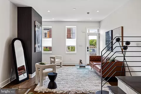 2203 E 3 E Cumberland St, Philadelphia, PA 19125