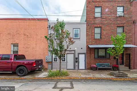 2651 Salmon St, Philadelphia, PA 19125