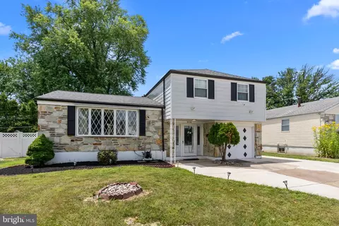 9718 Glenhope Rd, Philadelphia, PA 19115