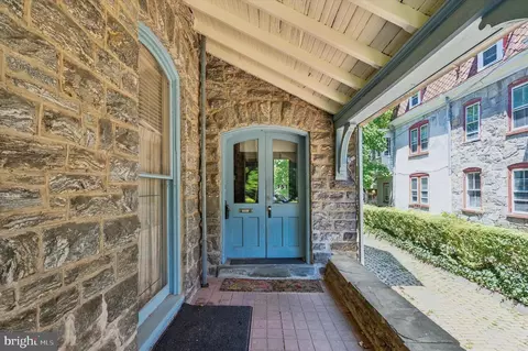 151 W School House Ln, Philadelphia, PA 19144