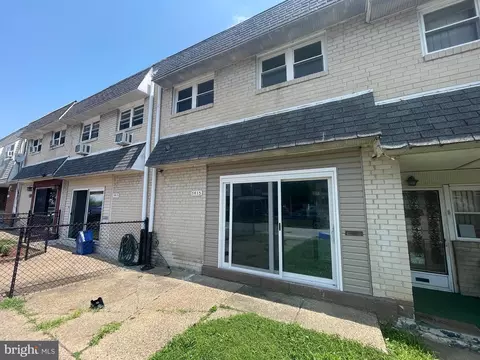 1413 Kings Pl, Philadelphia, PA 19122