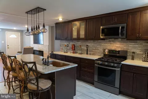 7557 Brentwood Rd, Philadelphia, PA 19151
