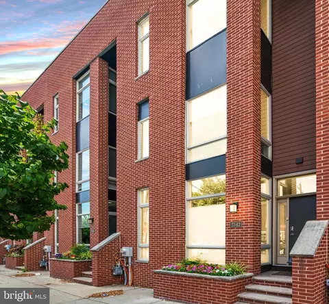 2342 E York St, Philadelphia, PA 19125