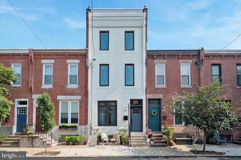 2431 Carpenter St, Philadelphia, PA 19146
