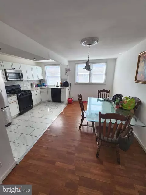 6621 Oakland St, Philadelphia, PA 19149
