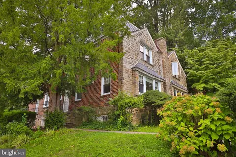 415 E Sedgwick St, Philadelphia, PA 19119