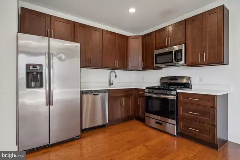 1637 Poplar St #2F, Philadelphia, PA 19130