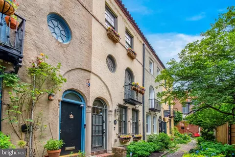 115 S Beechwood St, Philadelphia, PA 19103