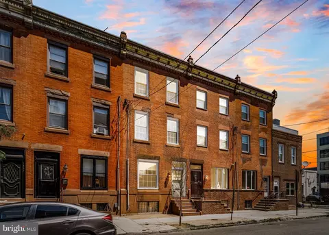 1233 Jackson St, Philadelphia, PA 19148