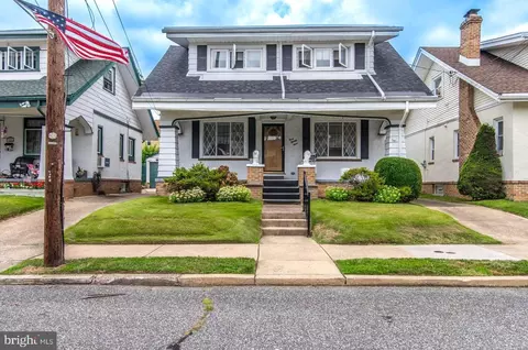323 Chandler St, Philadelphia, PA 19111