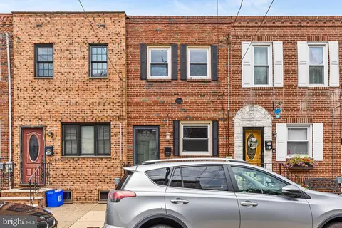 717 Moyer St, Philadelphia, PA 19125