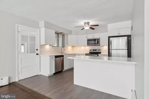 455 Domino Ln, Philadelphia, PA 19128