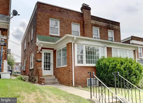 475 Shurs Ln, Philadelphia, PA 19128